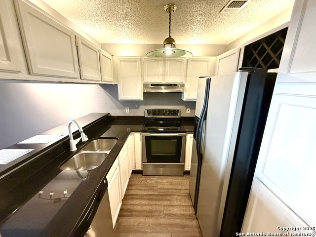 Image 5 of 25 For 5322 Medical Dr  205 D