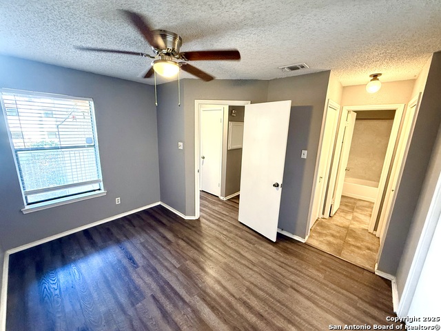 Image 9 of 25 For 5322 Medical Dr  205 D