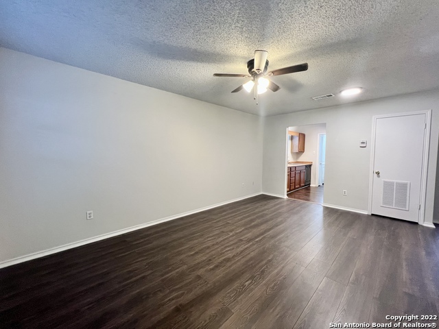 Image 2 of 14 For 4545 Hoeneke St  304