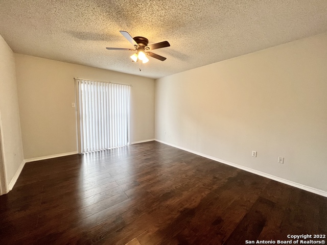 Image 7 of 14 For 4545 Hoeneke St  304