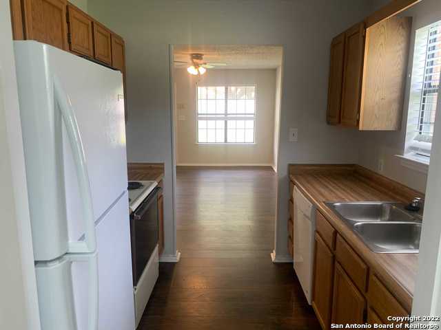 Image 5 of 20 For 4545 Hoeneke St  303