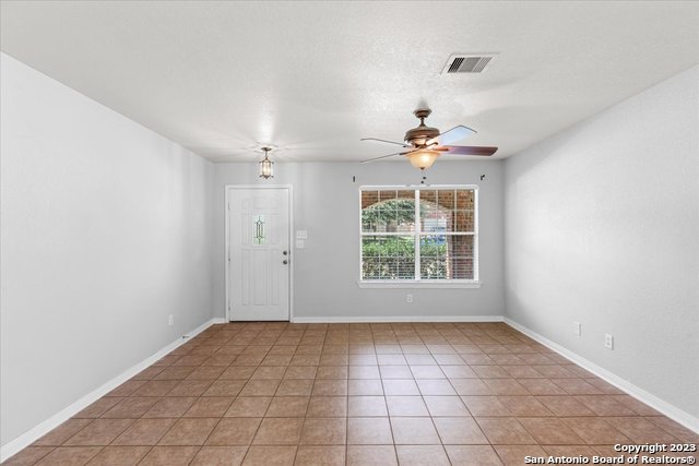Image 3 of 28 For 232 Springtree