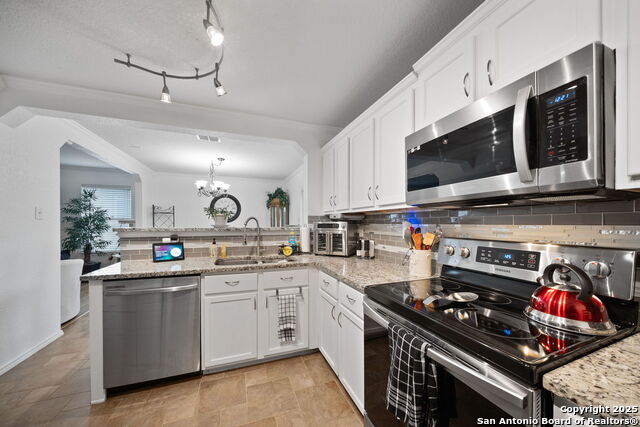 Image 14 of 36 For 23935 Wimberly Oaks