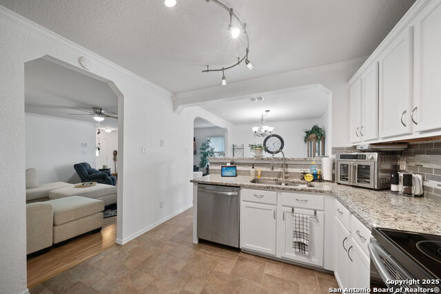 Image 15 of 36 For 23935 Wimberly Oaks