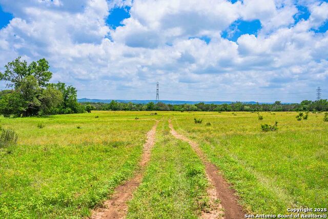 Listing photo id 11 for 8 Cypress Creek Rd