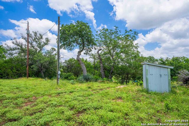 Listing photo id 13 for 8 Cypress Creek Rd
