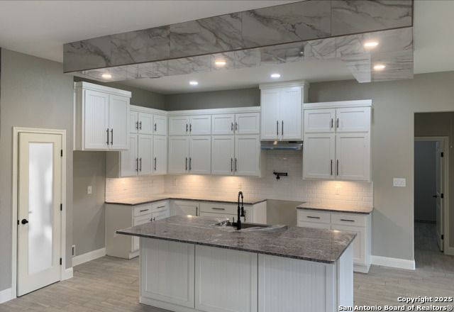 Image 5 of 9 For 109 W Magnolia Cir
