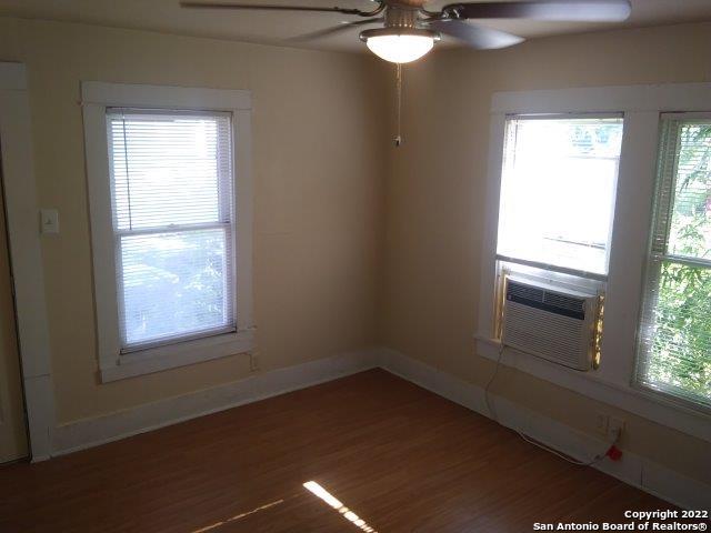 Image 4 of 14 For 905 Lynwood Ave W 2