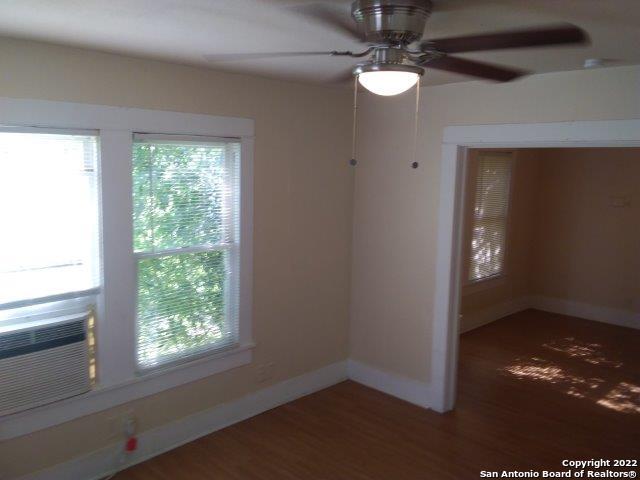 Image 6 of 14 For 905 Lynwood Ave W 2