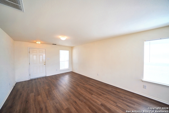 Image 10 of 39 For 9054 Clearwood