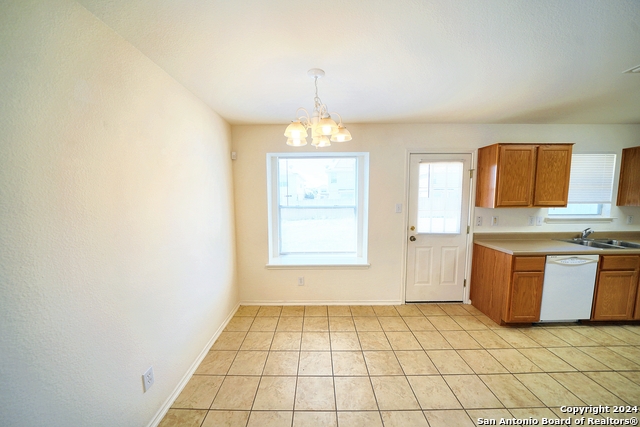 Image 11 of 39 For 9054 Clearwood