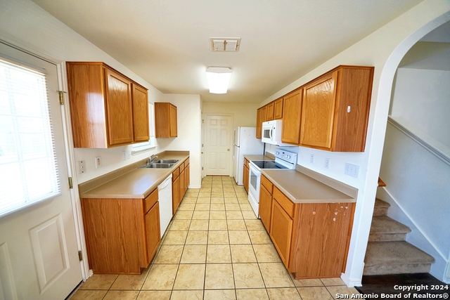 Image 13 of 39 For 9054 Clearwood