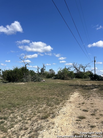 Image 4 of 5 For 1754 Lakeshore Dr N