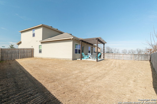 Listing photo id 19 for 556 Long Leaf