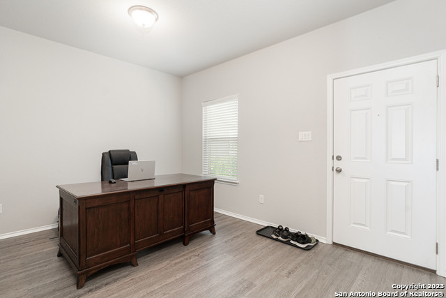 Listing photo id 3 for 556 Long Leaf