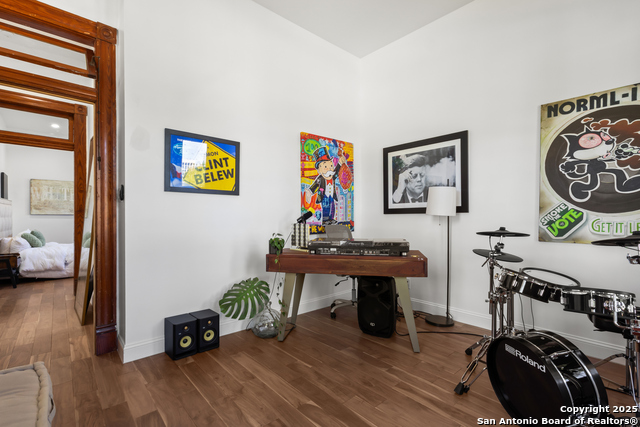 Listing photo id 8 for 232 Lavaca