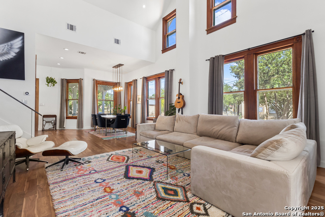 Listing photo id 20 for 232 Lavaca