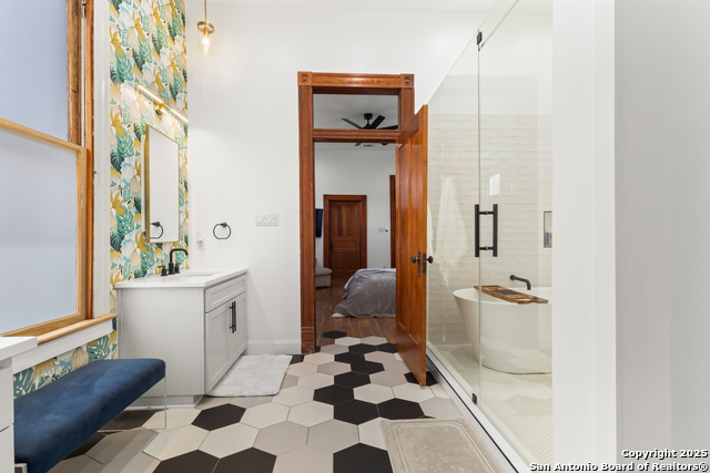 Listing photo id 28 for 232 Lavaca