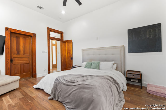 Listing photo id 31 for 232 Lavaca