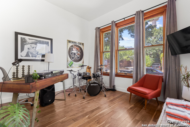 Listing photo id 33 for 232 Lavaca