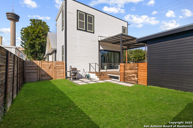 Listing photo id 40 for 232 Lavaca
