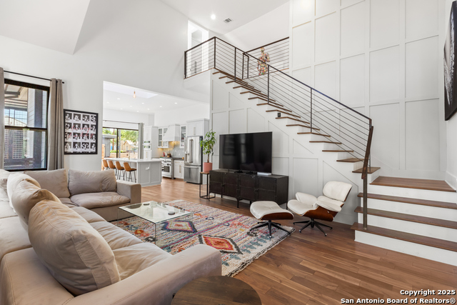Listing photo id 3 for 232 Lavaca