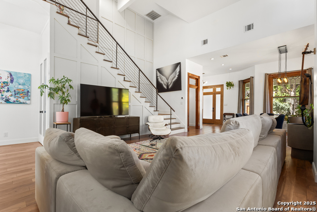 Listing photo id 4 for 232 Lavaca