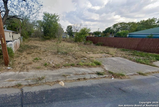 Image 3 of 5 For 2716 Wayne  