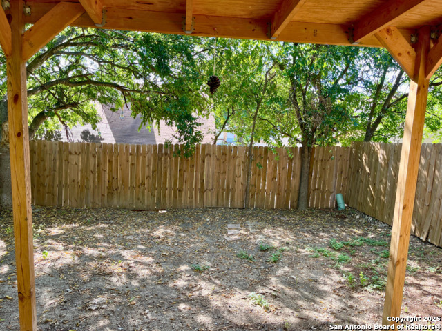 Image 12 of 13 For 14418 Waddesdon Bluff
