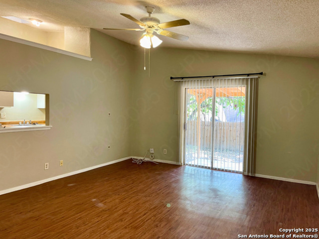Image 4 of 13 For 14418 Waddesdon Bluff