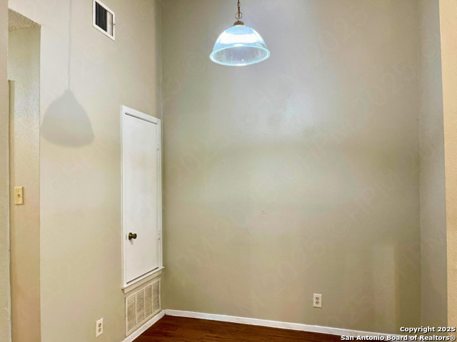 Image 6 of 13 For 14418 Waddesdon Bluff