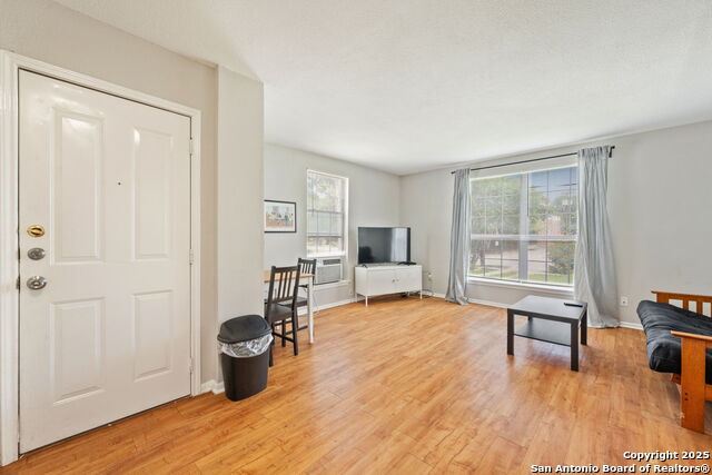 Image 12 of 27 For 430 Magnolia Ave E