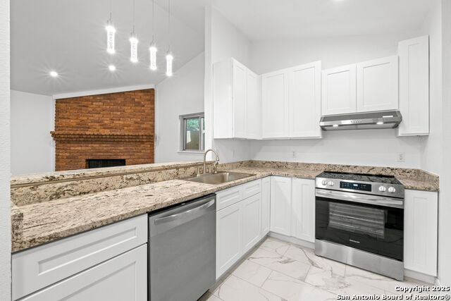 Listing photo id 11 for 13934 Mission Valley