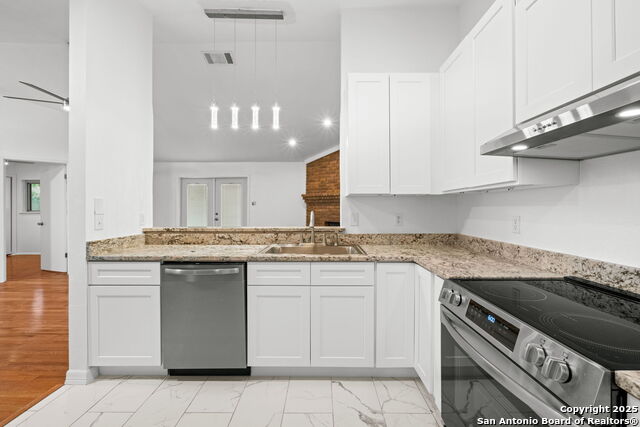 Listing photo id 12 for 13934 Mission Valley
