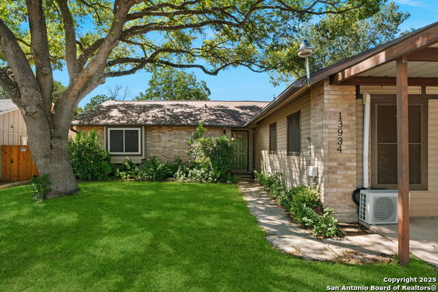 Listing photo id 0 for 13934 Mission Valley