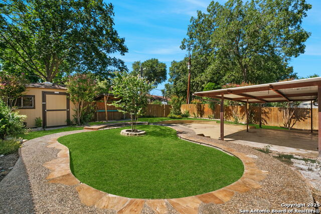 Listing photo id 24 for 13934 Mission Valley