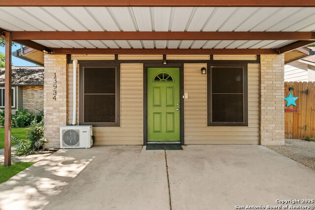 Listing photo id 25 for 13934 Mission Valley