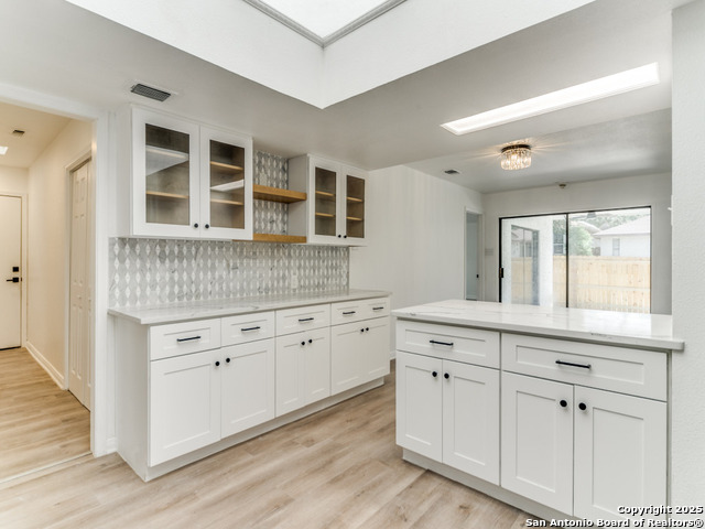 Image 11 of 30 For 9202 Jole Cove