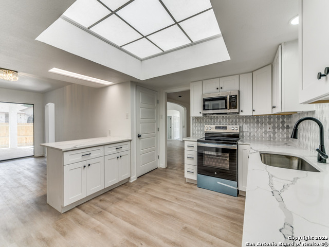 Image 12 of 30 For 9202 Jole Cove