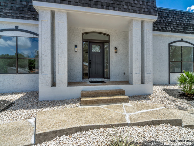 Image 3 of 30 For 9202 Jole Cove