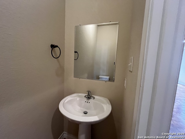 Image 5 of 32 For 6305-6307 Attucks Ln