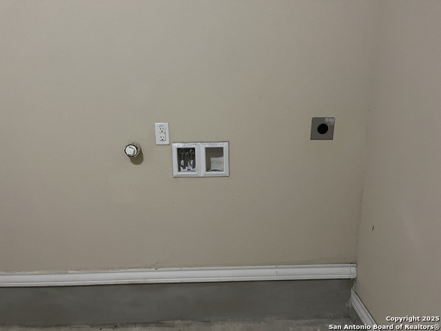 Image 8 of 32 For 6305-6307 Attucks Ln