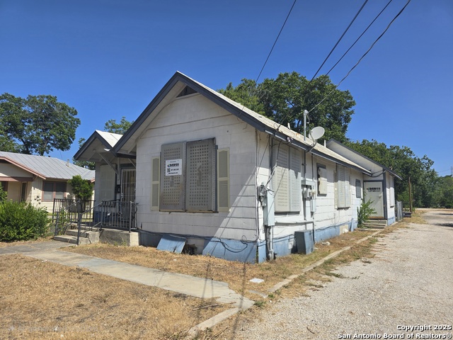 Image 2 of 21 For 211 Betty Jean