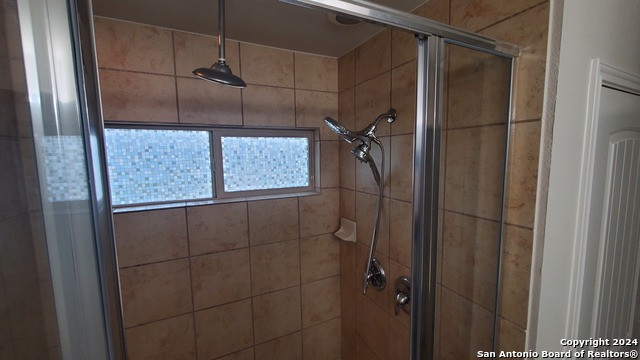 Image 16 of 23 For 4122 Woodbridge Way