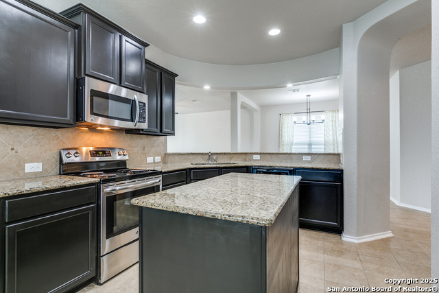 Listing photo id 10 for 10318 Floore Hollow