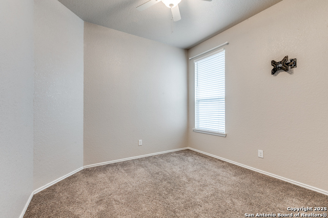 Listing photo id 12 for 10318 Floore Hollow