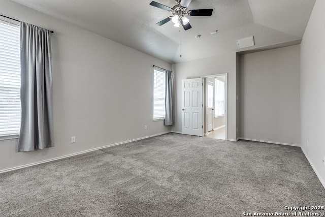 Listing photo id 15 for 10318 Floore Hollow