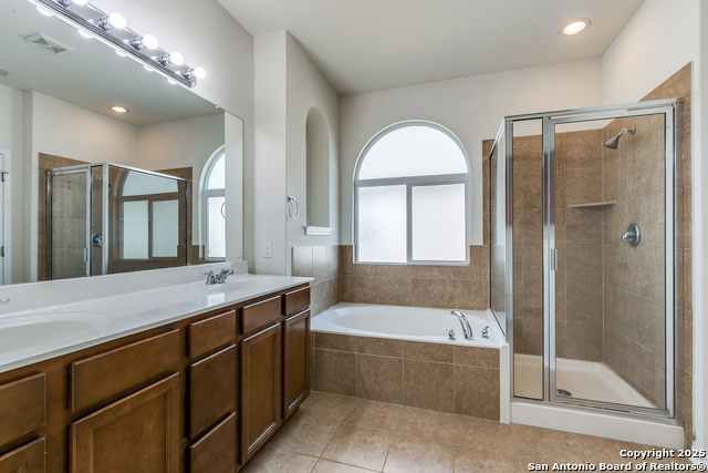 Listing photo id 20 for 10318 Floore Hollow