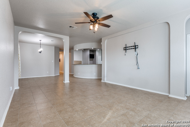 Listing photo id 5 for 10318 Floore Hollow