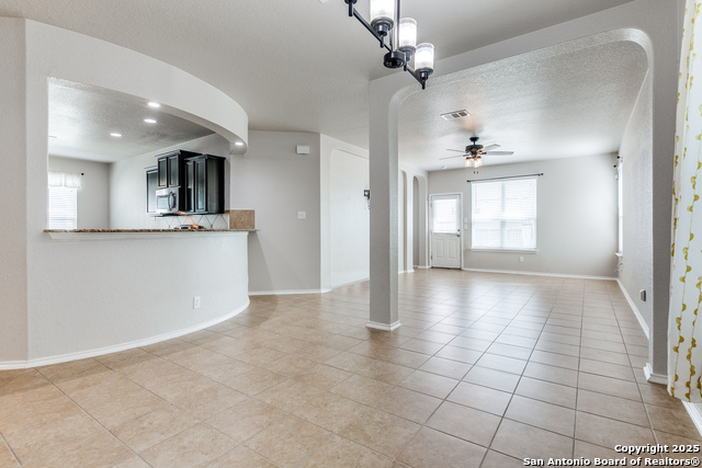 Listing photo id 6 for 10318 Floore Hollow